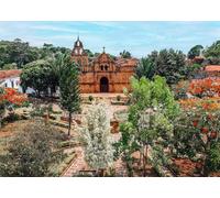 CORFOTO Tissu 4.5x2.5m Fond Église Coloniale Brique Rouge Place de Ville Colombienne Jardin de Fleurs Arrière-Plan Photographique pour Fête Mariage Voyage Festival Accessoires Photo