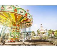 CORFOTO Tissu 4.5x3m Manège Parc d'Attractions Fond Carrousel Coloré avec Attractions de Carnaval sous Ciel Ensoleillé Arrière-Plan Photographique pour Fête à Thème Foire Foraine Accessoires