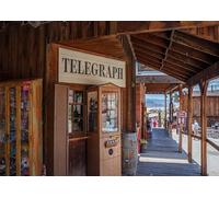 CORFOTO Tissu 6x3m Bureau de Télégraphe du Far West Fond Façade de Magasin en Bois Vintage avec Panneau de Télégraphe Arrière-Plan Photographique pour Fête à Thème Far West Accessoires Photo