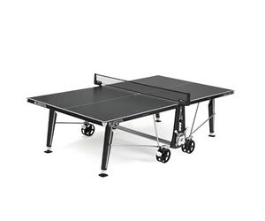 Cornilleau - Table de ping-Pong d'extérieur Loisir Black Code ID - Made in France - Plateau Noir 5mm - Technologie Compact - Vérouillage DSI 16 Points de sécurité