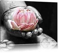 couché lotus dans une main d'un bouddha noir / blanc Taille: 120x80 sur toile, énorme XXL Photos complètement encadrée avec civière, art impression sur murale avec cadre, moins cher que la peinture ou la peinture à l'huile, aucune affiche ou un poster