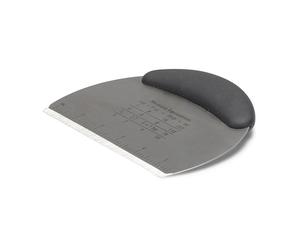 Coupe-pâte gradué en inox Patisse