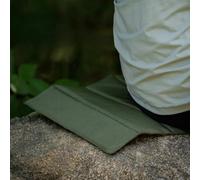 Coussin de siège pliable compact avec couche imperméable en polyéthylène et base antidérapante pour les aventures en plein air (noir)