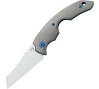 Couteau de Poche Pliant Fox Virtus Lame Satinée en Acier Inoxydable Becut, Manche en Titane Sablé