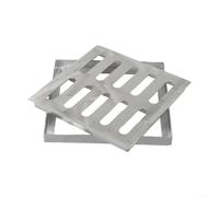 Couvercle d'évacuation de l'eau de pluie fabriqué en acier inoxydable pour une performance durable dans les applications municipales avec finition plate brossée lisse (200 x 200 x 20 x 2 mm)