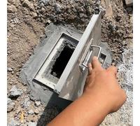 Couvercle d'inspection portable en métal durable avec poignée pour un accès facile à la cour, au jardin et au parking, idéal pour les besoins d'entretien et d'inspection