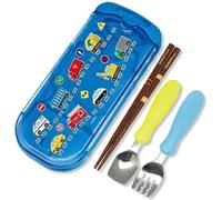 Couverts et baguettes dans la valise