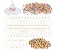 CRAFTYMELODY Kit de Fabrication de Breloques pour Verres à Vin : 1100 perle en Acrylique Opaque avec Lettres 100 apprêts en Fer 200 perles Rondes en Plastique et Marqueurs à Vin.