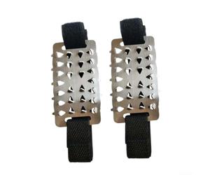 Crampons à glace à 26 dents avec pointes en acier au manganèse et double sangle en caoutchouc pour une meilleure stabilité sur les sentiers glacés et les rivières et les routes