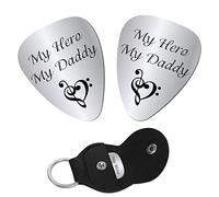 CREATCABIN 2pcs My Hero My Daddy Guitar Picks Acier Inoxydable Basse Acoustique Electric Rock Picks Fête des Pères Cadeau pour Papa MusiciJoueur Guitare Cadeaux avec Porte-Clés Cuir PU 3.2 x 2.6cm
