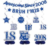 Crenics Décorations bleues de 18e anniversaire pour garçons - Bannière « Awesome Since 2008 », bannière Bruh I'm 18, centres de table en nid d'abeille et tourbillons à suspendre pour 18 ans