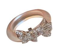 Créoles papillon fabriquées avec précision - Tendance et contemporaine - Bijoux flexibles - Cadeau pour elle - Bijoux simples en forme de papillon