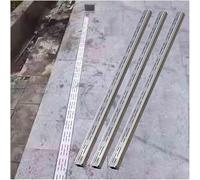 Crépines linéaires de gouttière au design fin pour patios, allées et drainage de la cour. Couvercles de canaux de haute qualité pour une gestion efficace de l'eau et la prévention des débris