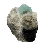 Cristal naturel d'émeraude colombien avec points de pyrite dorés. Pierre précieuse verte brute, formation matricielle, collection minérale. 15-20 grs