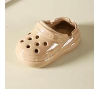 Crocs Cendrier contemporain en céramique, motif de chaussure crocodile rouge, décoration de bureau, support de cendres unique de forme irrégulière, artisanat en céramique, usage personnel créatif et