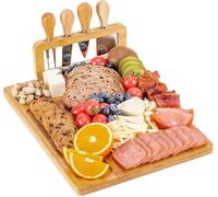CTTPEG Planche à fromage en bambou avec tiroir et 4 couteaux en acier inoxydable, plateau de service à charcuterie en bois de 35 cm x 27 cm, plateau à fromage en bambou naturel, coffret cadeau pour