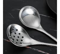 Cuillère à soupe à long manche en acier inoxydable résistant à la rouille avec motif écailles de poisson pour filtrer efficacement le bouillon dans la cuisine (cuillère à soupe martelée)