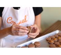 Cuire et peindre des Macarons Français dans le Centre de Paris (Petit Groupe)