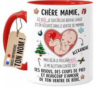 Cupdarling® Mug Future Mamie Personnalisé - Chère Mamie Ce Noël Je Suis Encore Dans Le Ventre De Maman - Tasse Cadeau Noël - 330 mL Céramique - Rouge