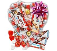 Cœur De Chocolat Avec Kinder Bueno, Kinder Shoko-Bons, Kinder Chocolat Et Chocolats Lindt. Cadeau Pour Les Couples. []