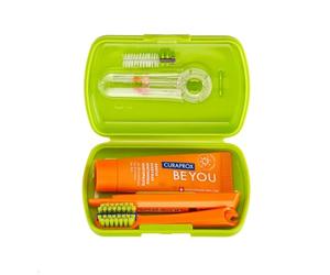 Curaprox Set voyage Ortho, Vert, Swiss Made | Soin des bagues & bucco-dentaire en déplacement , Brosse ultra-douce + dentifrice blancheur , Set compact