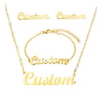CUSTOMRUNNER Collier Prénom Personnalisé en Plaqué or 18 Carats pour Femme - Pendentif Plaque Nominative Personnalisé, Bijou Manuscrit Personnalisé de 3 À 7 Lettres avec Coffret Cadeau Luxueux