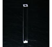 Cuvette à quartz fluorescente - Chemin lumineux de 2 mm, volume de 0,14 ml, 4 fenêtres transparentes, idéale for une utilisation au fluoromètre