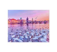 Cygnes sur la Moldave, Coucher de Soleil à Prague，1000 Pièces Puzzle Adulte Puzzle Artisanat Cadeau Classique Jouet en Papier Cadeau Unique Décoration Intérieure（38x26cm）-S15
