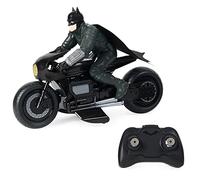 DC Comics, Batman Batcycle RC avec Figurine Batman Rider, Style Officiel du Film Batman, Jouets pour Enfants pour garçons et Filles à partir de 4 Ans