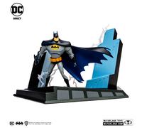 BANDAI - TM15107 - DC Multiverse - Figurine Batman Gold Label McFarlane 17 cm - Batman la série animée - 30ème Anniversaire