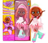 DDA-Poupée avec cheveux longs, vêtements en tissu et 9 accessoires - Daphne Poupée mannequin-Jouet Cadeau pour Garçons et Filles + 3 ans