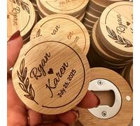 Décapsuleur Rond Rustique Personnalisé En Bois For Garçons D'honneur, Aimant De Réfrigérateur Personnalisé, Date Gravée, Noms, Cadeau D'événement(2pcs)
