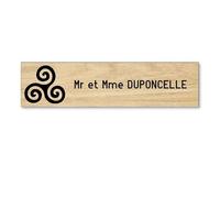 DECOHO Plaque Boite aux Lettres Format Decayeux TRISKELL (100x25mm) Effet Bois Clair Lettres Noires - 1 Ligne