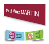 DECOHO - Plaque boîte aux Lettres personnalisée adhésive 100x25mm - Bordeaux Lettres Blanches - 1 Ligne Gravure Laser + Stickers STO - Bordeaux