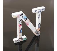 Décoratif Bois Lettres, 26 Alphabet Blanc Lettres en Bois Avec Motif Papillon et Fleur imprimé pour Déco Nom des Enfants Fête d'anniversaire de Mariage Décoration de Maison et de Chambre à Couche (N)