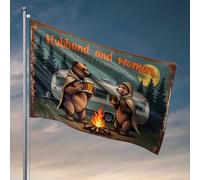 Décoration de bar de sport avec inscription « Two Bears Enjoying A Nightly Campfire with Beer Flag Men Stuff Welcome Sign For Front Porch Standing » (152 x 244 cm)