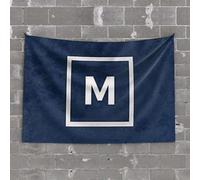Décoration de chambre amusante La lettre « M » est affichée en blanc sur un fond bleu. Tapisserie décorative pour porte et plafond de chambre à coucher (100 x 150 cm)