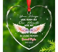 Décoration de Noël 2025 « Your Wings were Ready But Our Hearts were Not » - Souvenir de condoléances pour un être cher - Année personnalisée et nom - Ailes d'ange en mémoire d'amour