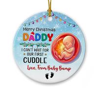 Décoration de Noël en céramique « Merry Christmas Daddy I Can't Wait for Our First Cuddle » 2025, souvenir de bébé Bump 1er Noël, décoration de Noël personnalisée pour la première fois papa
