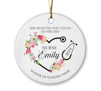 Décoration De Noël en Céramique Remise des Diplômes D'Infirmière Personnalisées Pendentifs De Noë Souvenir pour Pendaison De Crémaillère Maman 7.3Cm