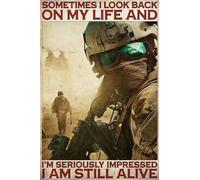 Décoration murale vintage amusante - Panneau en métal avec soldat rétro « I'M Seriously Impressed I Am Still Alive » - Décoration d'intérieur pour panneau esthétique - 20,3 x 30,5 cm