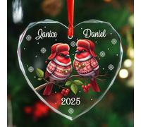 Décoration personnalisée en forme de couple d'oiseaux cardinaux 2025, cadeau pour couples fiancés, parents, grands-parents, décoration en verre avec noms/année, souvenir de Noël