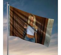 Décorations de dortoir pour les gars du collège Une femme dans un haut blanc tenant un pistolet. Drapeau de jardin Accessoires de drapeau de dortoir amusants (152 x 244 cm)