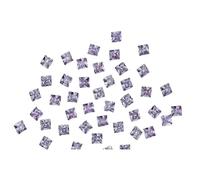 Décorations tendance pour ongles en strass avec base pointue carrée. Parfait pour le nail art
