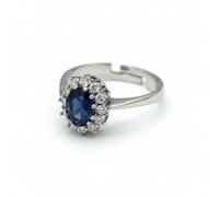 Découvrez l'élégance intemporelle : bague solitaire femme en argent 925 certifiée avec zircons brillants et saphir bleu central, parfait comme idée cadeau de luxe accessible ou proposition de