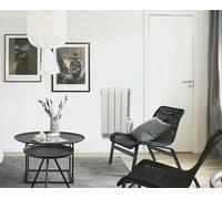 Deltacalor radiateur électrique en aluminium à inertie fluide Milan 700W, équipé d'un thermostat digital programmable. G