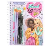 Depesche 12158 TOPModel - Livre de coloriage et Set de handlettering avec des Instructions et des idées d'écriture pour s'entraîner, Un Pochoir et Un Set de Crayons avec Pochette