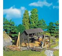 Dépôt de bois avec abri-HO-1/87-FALLER 130288