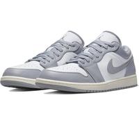 Depuis son lancement, la Air Jordan 1 Low Vintage Grey s'est imposée comme l'un des modèles les plus recherchés de la série Air Jordan 1 Low.