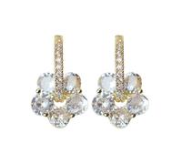 Des boucles d'oreilles en forme de fleurs dorées pleines de diamants sont légères et extravagantes, des fleurs en cristal translucides, des boucles d'oreilles au tempérament doux